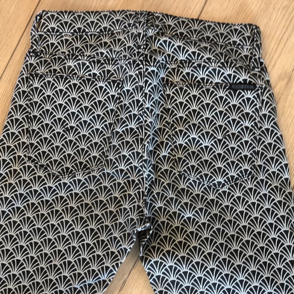 Hudson Nico Super Skinny Midrise Jean in color Diamond. Size 26 - Picture 7 of 10